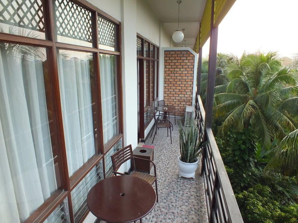 Mesra Business & Resort Hotel Samarinda Eksteriør bilde