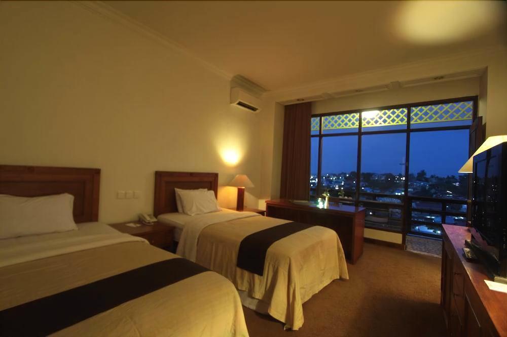 Mesra Business & Resort Hotel Samarinda Eksteriør bilde