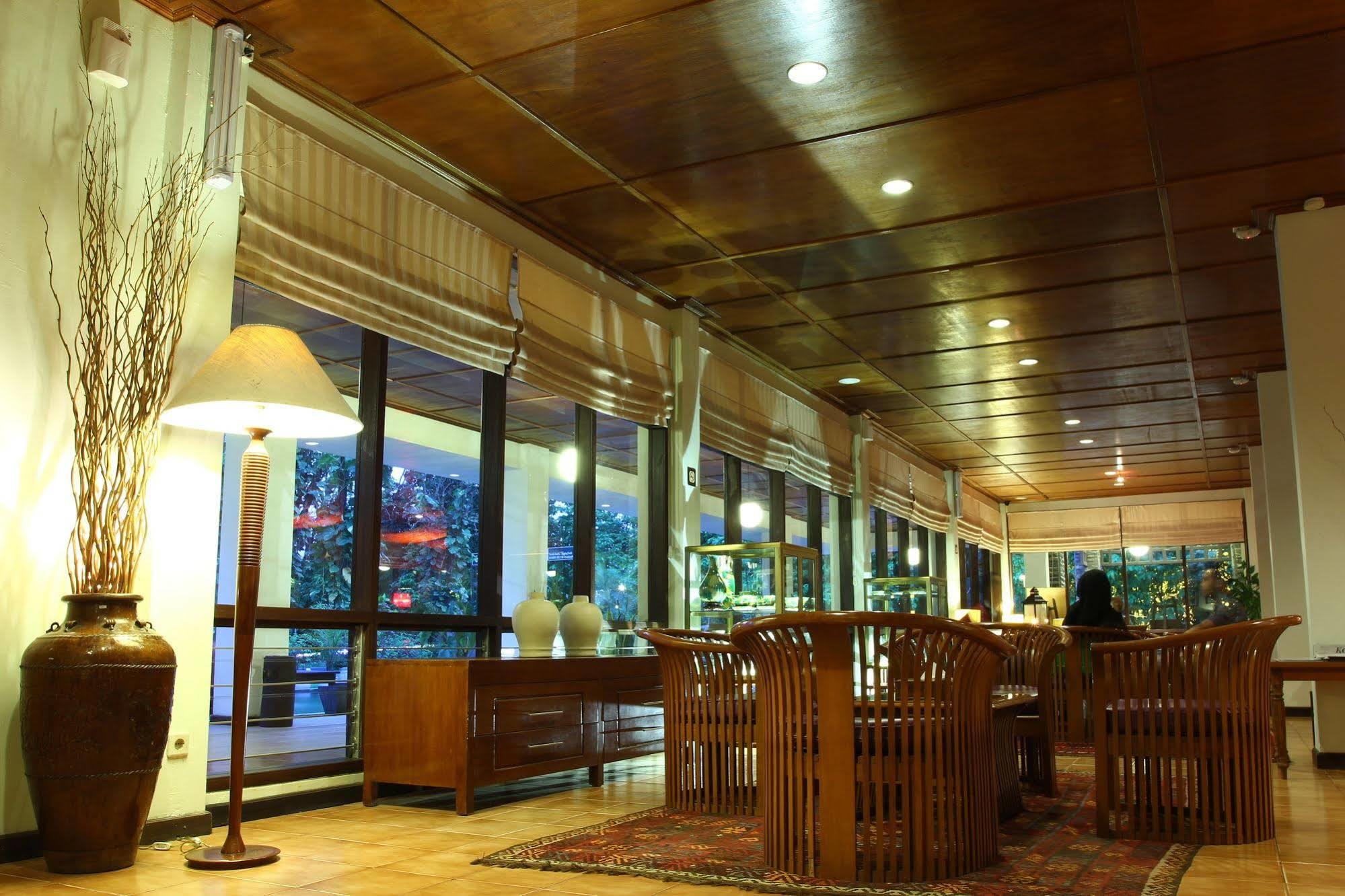 Mesra Business & Resort Hotel Samarinda Eksteriør bilde