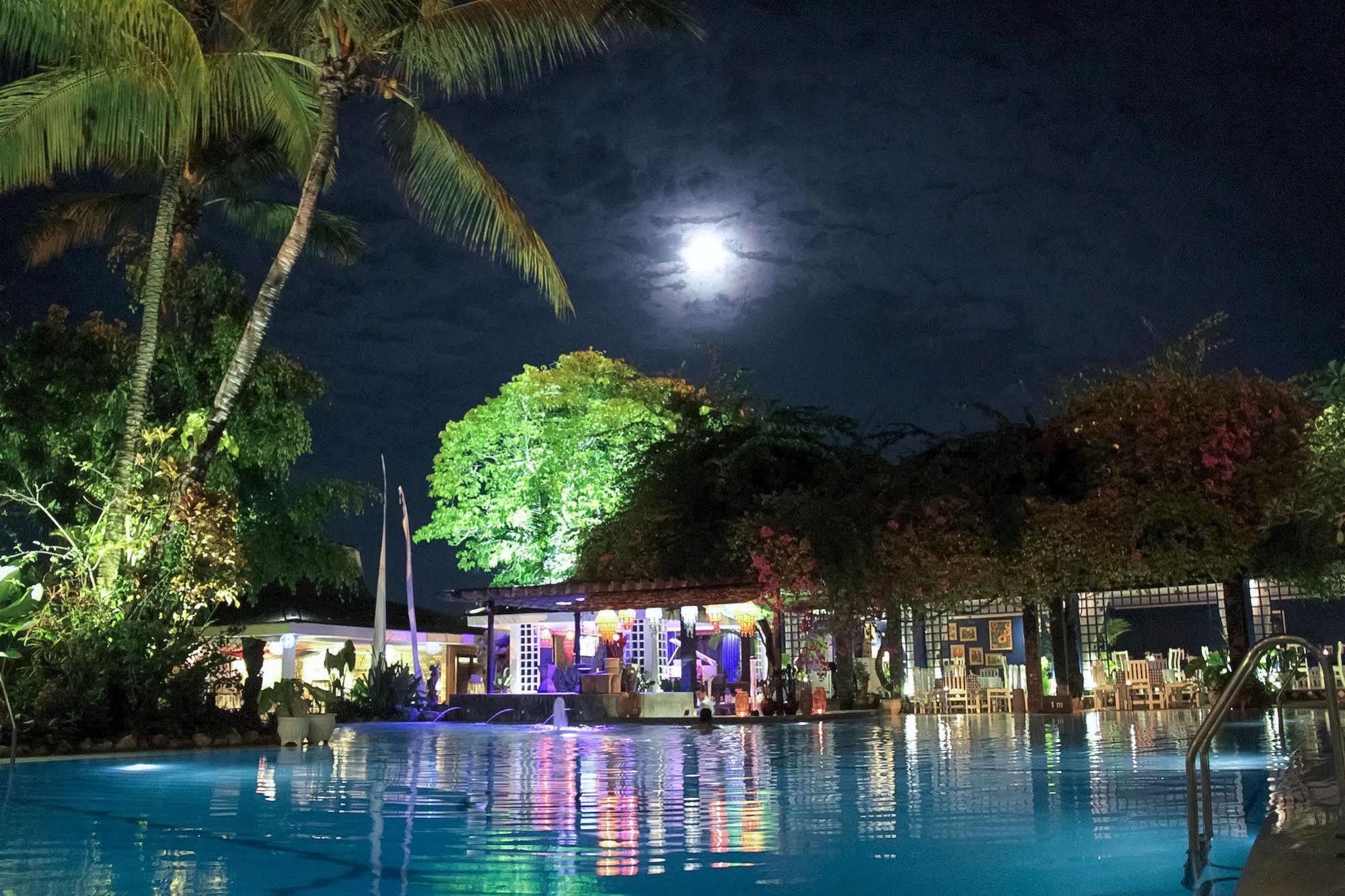 Mesra Business & Resort Hotel Samarinda Eksteriør bilde